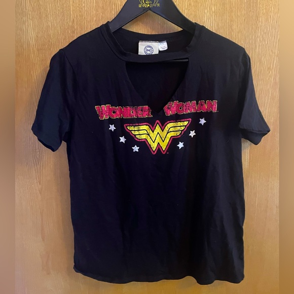 DC COMICS | WONDER WOMAN Logo Black V Neck Short Sleeved T Shirt | size L - Picture 1 of 7